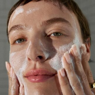 Dermalogica Daily Microfoliant, Face Exfoliator Scrub Powder with Salicylic Acid and Papaya Enzyme, Achieve Brighter, Smoother Skin Daily