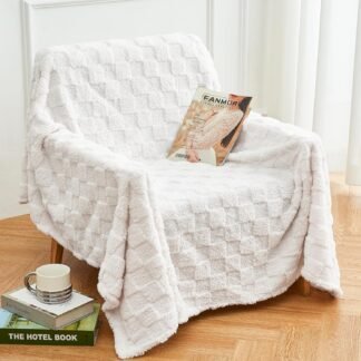 Aganear Flannel Throw Blanket - Cozy Soft Lightweight Fuzzy Checkered Throw Blanket for Women Portable Throw Blankets for Couch, Warm Present for Birthday, Christmas(50"x70",...