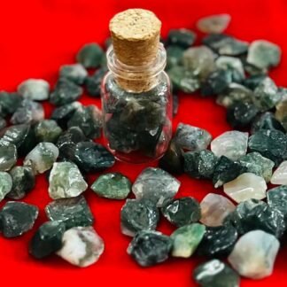 Indian Consigners Natural Crushed Polished Tumbled Gem Stone Chips, Decoration & Healing Crystals (Moss Agate)