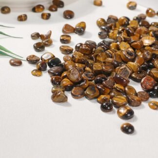 Natural Tiger's Eye Tumbled Chips Crushed Crystal Stone, 7-9mm Polished Healing Crystal Chips Healing Reiki Crystal Jewelry Making Home Decoration